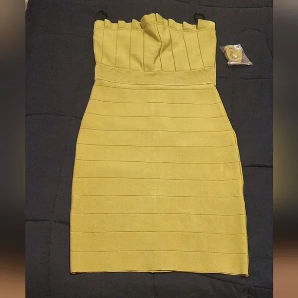 bebe | Dresses | Bebe Dress Bandage Bodycon Strapless Pleated Front  Citronelle Green Yellow Xs | Poshmark